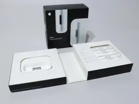 Apple 718908380123 Ipod Universal Dock With Adapters 30-pin Vintage Classic Accessory