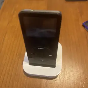 Apple Ma072 Ipod Nano Dock - Excellent Condition Model White