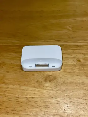 Mb484g Apple Mb484g/a Genuine Iphone 3g / 3gs White Dock Sync And Charging