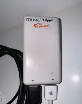 Music Power 0900-71 Duet Dual-usb 7w Ac Charger White For Ipod And Mp3 Players